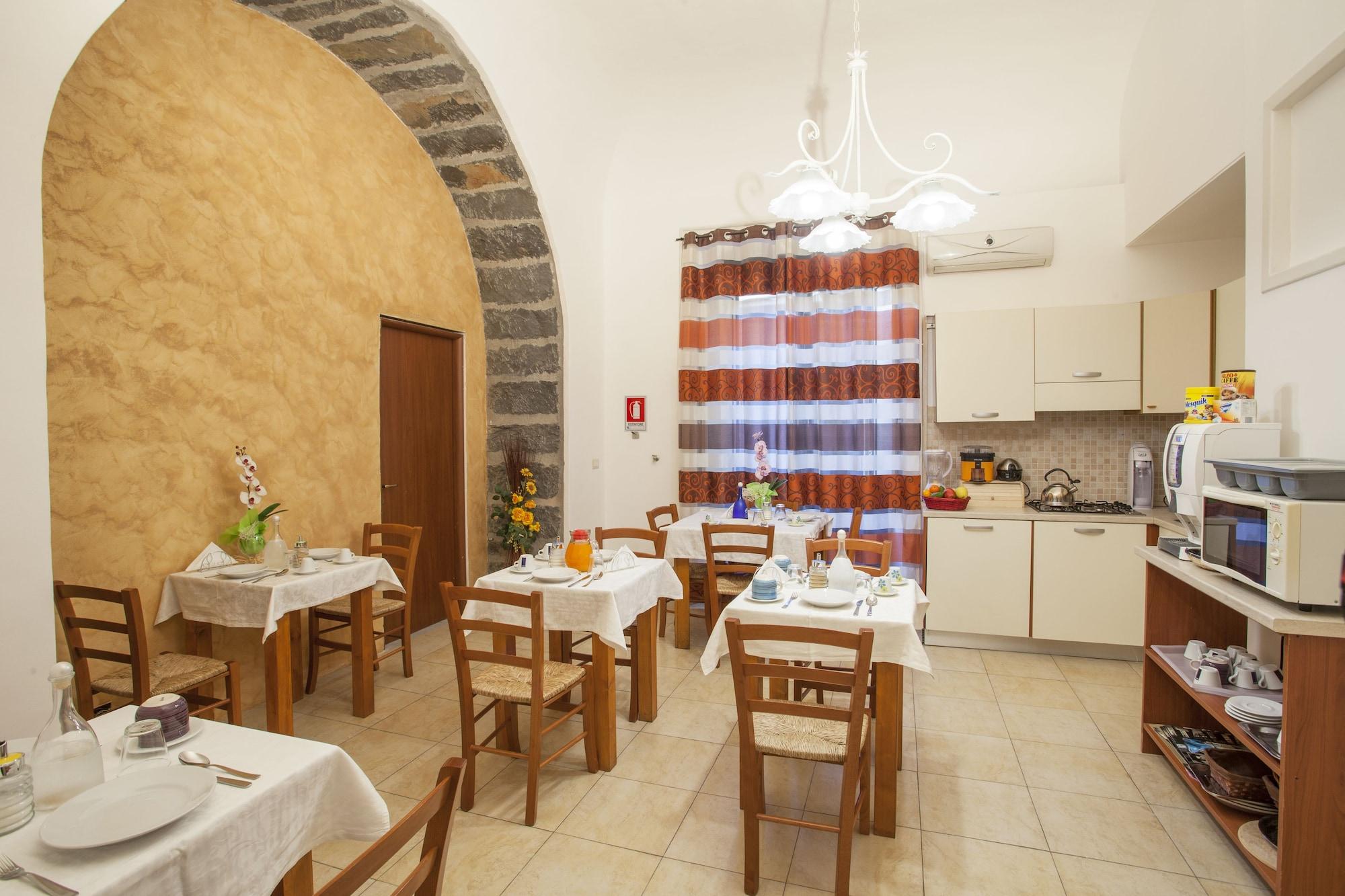 Siciliaetnamare Bed & Breakfast Рипосто Екстериор снимка