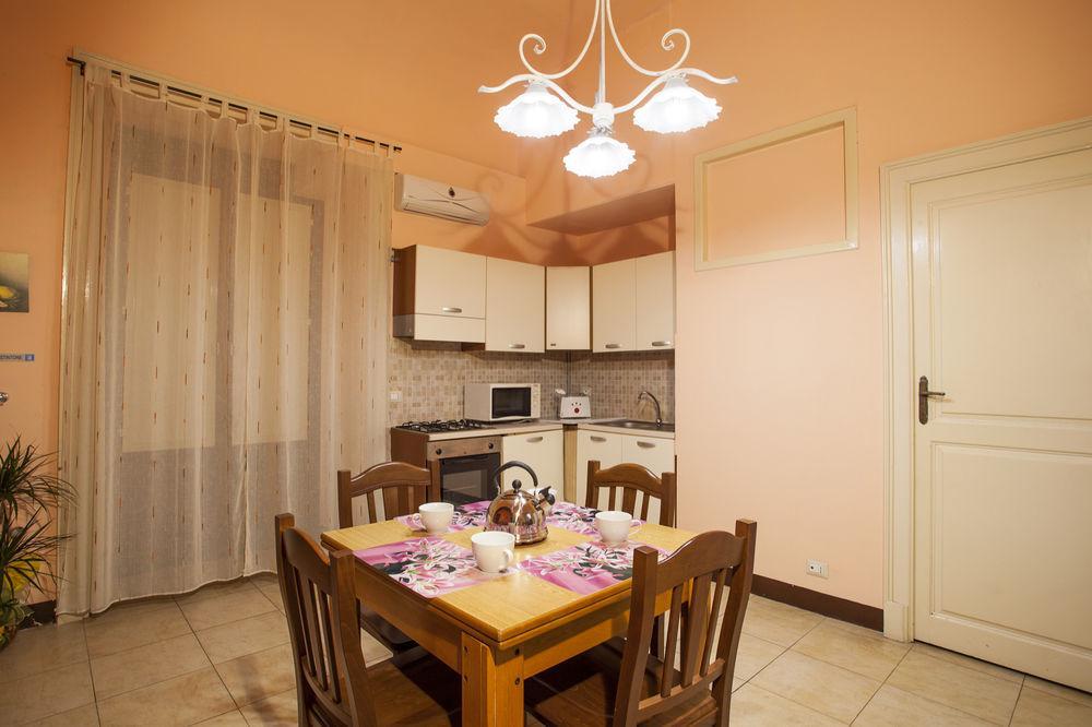 Siciliaetnamare Bed & Breakfast Рипосто Екстериор снимка