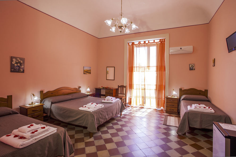 Siciliaetnamare Bed & Breakfast Рипосто Екстериор снимка