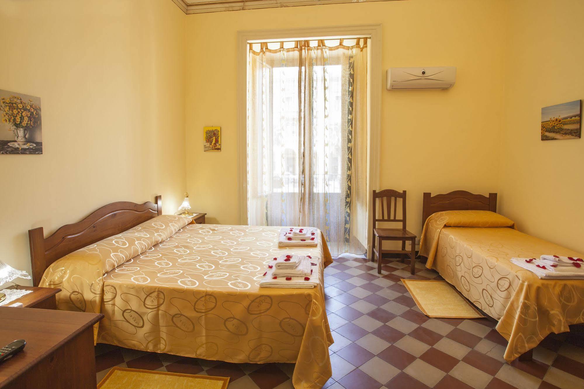 Siciliaetnamare Bed & Breakfast Рипосто Екстериор снимка