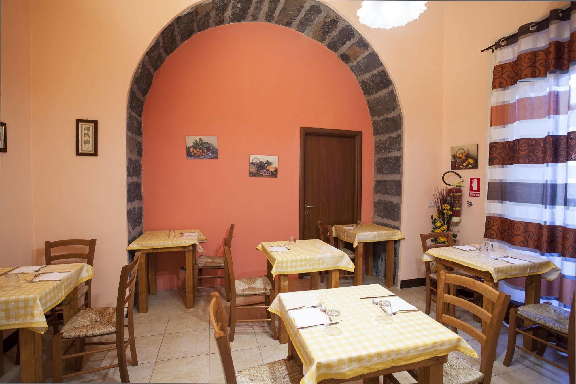 Siciliaetnamare Bed & Breakfast Рипосто Екстериор снимка